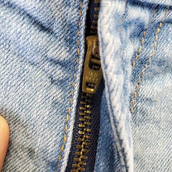 Old Navy Shorts Womens Size 12 Light Blue Mid-Rise Boyfriend Distressed Jorts - Picture 10 of 12